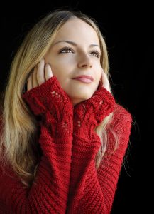 Otwierając sklep z odzieżą damską – hurtownia odzieży damskiej online. Eleganckie swetry damskie