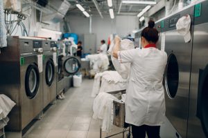 Jakie usługi wykonuje pralnia chemiczna?