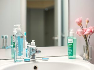 Higiena jamy ustnej a trądzik na brodzie: sprawdzone rozwiązania i dobór produktów